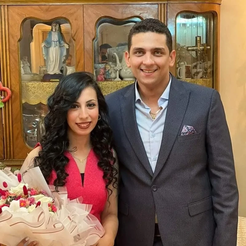 وفاة الدكتورة مونيكا بقطر وزوجها مينا أطباء بجامعة أسيوط في واقعة مؤسفة منذ قليلمونيكا بقطر , توفيت منذ قليل طبيبة مقيمة في طب الأورام بمعهد جنوب مصر