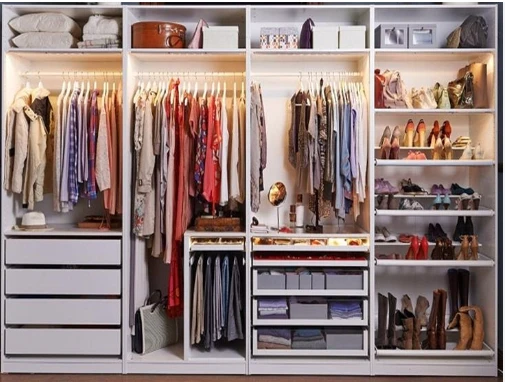 أهم 20 تفسير لحلم دولاب ملابس لابن سيرين تفسير حلم دولاب ملابس لابن سيرينيرى العالم ابن سيرين أن منام الخزانة قد يكون دليل على حنين الرائي لأيام الطفولة حيث كان يلهو ويعيش في رخاء 