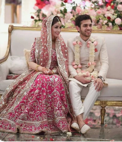 ما تفسير حلمت اني تزوجت على زوجتي لابن سيرين؟ حلمت اني تزوجت على زوجتي، إن رؤية الزواج من الرؤى التي تلقى انتشارا ورواجا في عالم الأحلام، ولقد لاقت