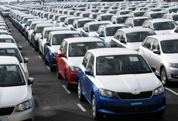 وداعا للأوفر برايس، 3 سيارات أوروبية متاحة في مصر بأسعارها الرسمية يعاني سوق السيارات المصري من ظاهرة الأوفر برايس منذ فترة طويلة، حيث تباع السيارات بأسعار أعلى بكثير من أسعارها ال