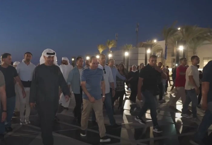 جولة للرئيس السيسي والشيخ محمد بن زايد بمدينة العلمين الجديدة (فيديو) تفقد الرئيس عبد الفتاح السيسي، والشيخ محمد بن زايد رئيس دولة الإمارات العربية