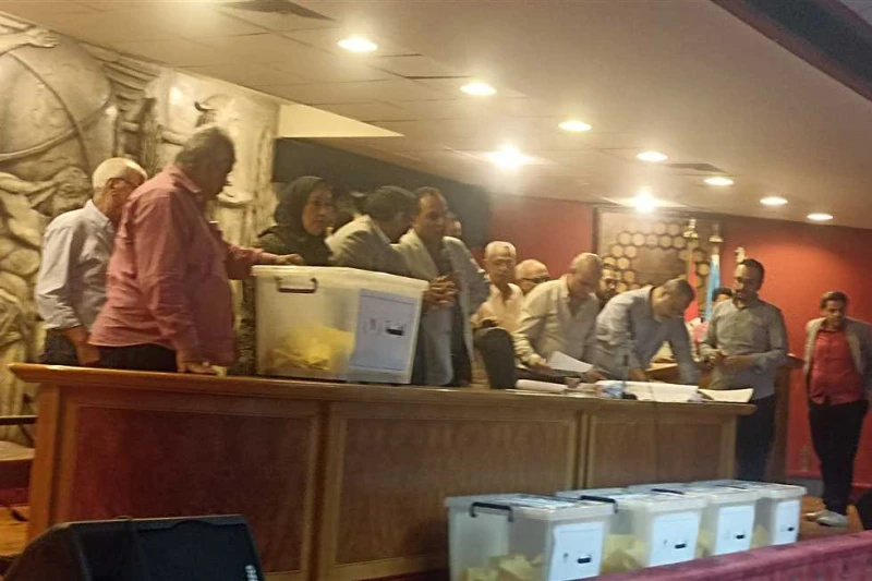 بمشاركة 783 صحفي.. بدء فرز صناديق الاقتراع بانتخابات تكافل وكرامة بنقابة الصحفيين أعلن جمال عبد الرحيم سكرتير عام نقابة الصحفيين، اليوم الأحد، ان