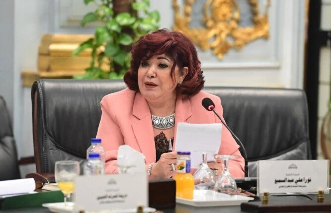 رئيس سياحة النواب تطالب بتطوير هيئة تنشيط السياحة وتدريب العاملين بالقطاعأشادت النائبة نورا على رئيس لجنة السياحة والطيران المدني بالبنية التحتية