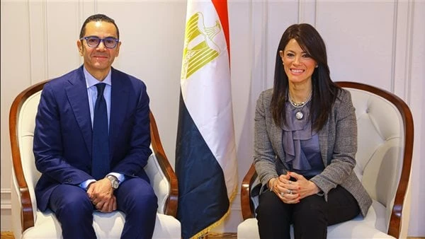 المشاط تلتقي وزير الاستثمار والتجارة الخارجية لمناقشة عدد من الملفات المشتركةاستقبلت الدكتورة رانيا المشاط، وزيرة التخطيط والتنمية الاقتصادية