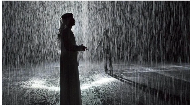 ما تفسير حلم نزول المطر بغزارة لابن سيرين؟ تفسير حلم نزول المطر بغزارة، تعتبر رؤية المطر من الرؤى التي يدور حولها خلاف وجدل عند الكثيرين من الفقهاء،