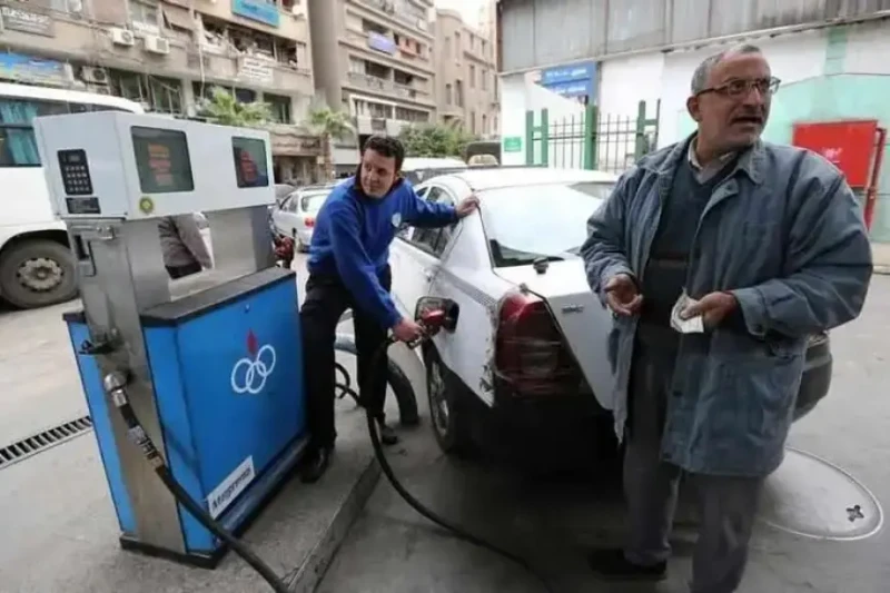 البنزين غلي.. شوف سعر السولار والبنزين الجديد في مصر 2024 حسب آخر قرارات لجنة تسعير المنتجات البترولية شهدت أسعار البنزين والسولار في مصر زيادة