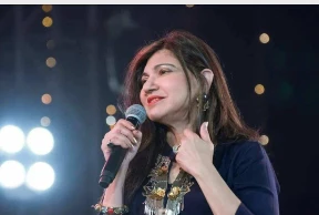 ما تفسير حلم الغناء للمتزوجة لابن سيرين؟ تفسير حلم الغناء للمتزوجة، إن رؤية الغناء من الرؤى المكروهة عند غالبية الفقهاء، فكافة أشكال الرقص والغناء