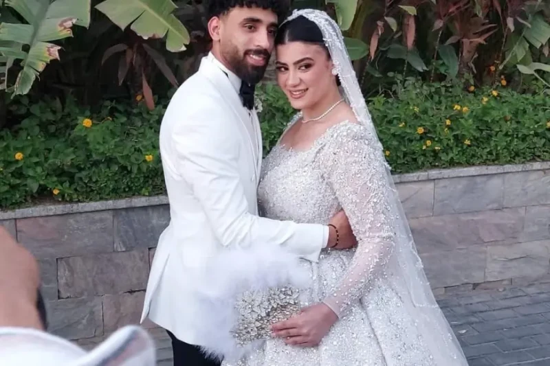مروان عطية يحتفل بزفافه على البلوجر سلمى صقر.. صوريعلن مروان عطية، لاعب فريق الأهلي، عن زواجه من البلوجر الشهيرة سلمى صقر في إحدى فنادق القاهرة
