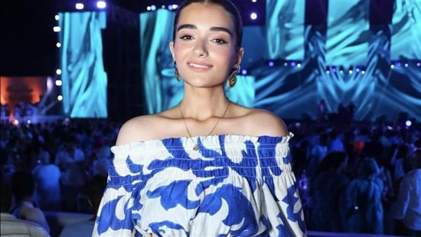 فستان بالأبيض والأزرق.. أحدث إطلالة ل ملك أحمد زاهر على إنستجرامنشرت الفنانة ملك أحمد زاهر، صورا جديدة لها عبر حسابها الشخصي على موقع التواصل