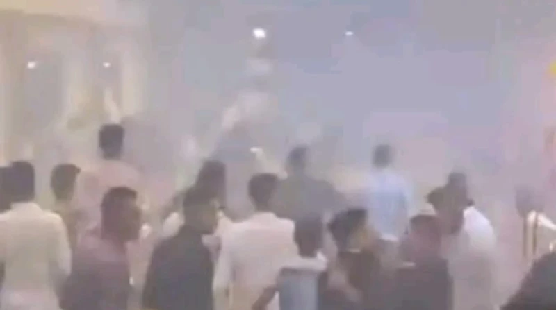 حفل تخرج يتحول إلى مشاجرة طاحنة في سوهاج.. تفاصيل كاملة تداول مقطع فيديو وصور لمشاجرة طاحنة داخل قاعة مناسبات، بدائرة قسم ثان سوهاج، تبين فيما بعد