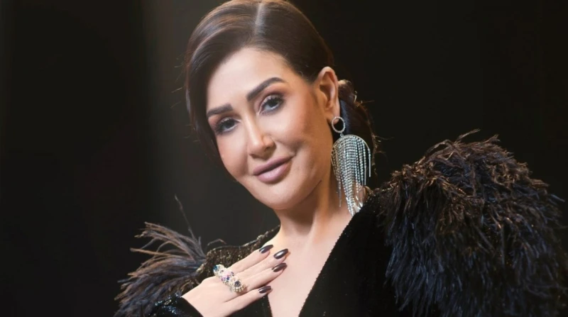 غادة عبد الرازق في أسبوع الموضة بباريس: عائلتي فخورة بي قالت النجمة غادة عبد الرازق إن عائلتها تفخر بها الآن، بعد نجاحها في المجال الفني، رغم أنهم لم