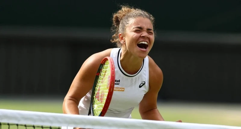 الإيطالية جاسمين باوليني إلى نهائي ويمبلدون للتنس وكالات أنهت الإيطالية جاسمين باوليني، المصنفة السابعة عالميا، مغامرة الكرواتية دونا فيكيتش عندما تغلبت عليها 2 6 و6 4 و7 6 (10 8)،