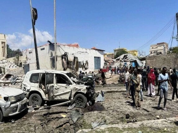 بعد استهداف مقهى بالعاصمة الصومالية.. مرصد الأزهر يحذر منوعات الاسبوع شاهد المقال التالي من صحافة مصر عن بعد استهداف مقهى بالعاصمة الصومالية مرصد الأزهر يحذر، لقي خمسة أشخاص حتفهم 