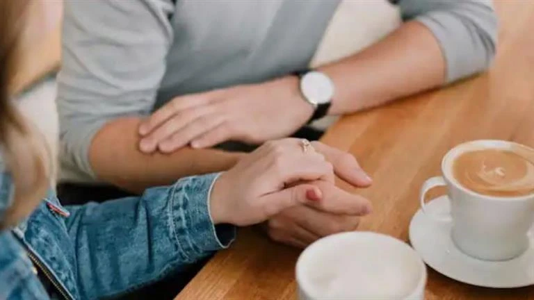 بلوجر تقدم نصائح للفتيات للزواج من الأغنياء - من هي؟ لايف ستايل شاهد المقال التالي من صحافة مصر عن بلوجر تقدم نصائح للفتيات للزواج من الأغنياء من