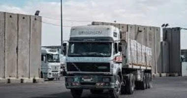 اليوم السابع: الأردن: 100 شاحنة جديدة من المساعدات إلى غزة خلال أسبوع أفاق عربية - : ننشر لكم شاهد الأردن 100 شاحنة جديدة من المساعدات إلى غزة خلال