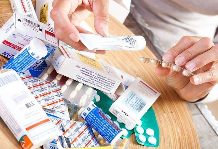 تشكيل لجنة متخصصة من 4 جهات لحل أزمة نقص الأدوية في مصر (تفاصيل) أزمة نواقص الأدوية في مصر، تتزايد معدلات البحث دائما عن موعد انتهاء أزمة الأدوية في