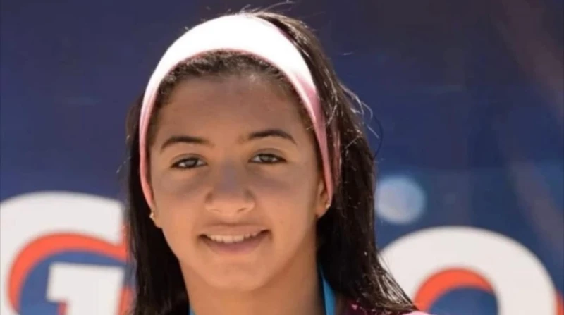 سيناريو أحمد رفعت.. قصة شذى نجم من السقوط في تدريبات السباحة حتى الموت تعرضت أسرة الرياضة المصرية لصدمة جديدة اليوم السبت، بعد وفاة السباحة الناشئة، شذى نجم، لاعبة نادي طنطا، إثر ت