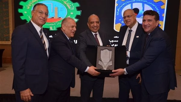 وزير الكهرباء: خطة عاجلة لتحسين جودة التغذية والعمل على استقرار واستمرارية التيار نظمت النقابة العامة للصناعات الكيماوية والنقابة العامة للصناعات