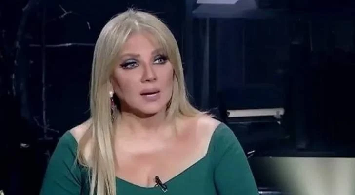 فن: حصان أحمد مظهر السبب.. ندى بسيوني تكشف سر خوفها من ركوب الخيل (فيديو) اقرأ في أفاق عربية حصان أحمد مظهر السبب ندى بسيوني تكشف سر خوفها من ركوب