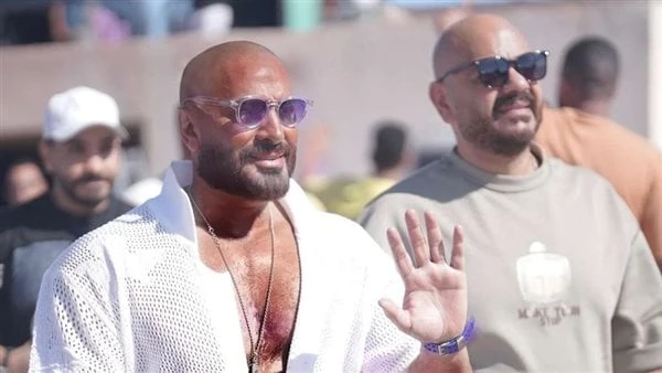 تامر حسني يشوق جمهوره لعمله الجديد.. تفاصيل شوق الفنان تامر حسنى جمهوره بعمل جديد بدأ تصويره اليوم ، و نشر صورة جديدة له عبر صفحته الرسمية على موقع