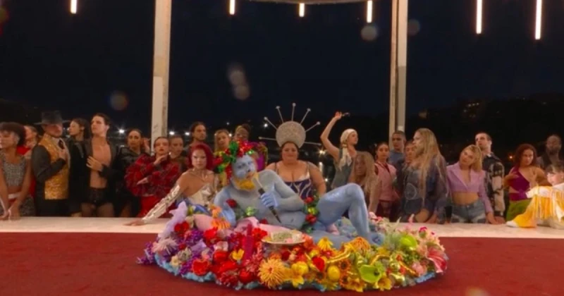 هجوم كبير على افتتاح الأولمبياد..لوحات استعراضية تروج للشذوذ والبيدوفيليا وإهانة مرفوضة للديانة المسيحية! تعرف على التالي هجوم كبير على افتتاح