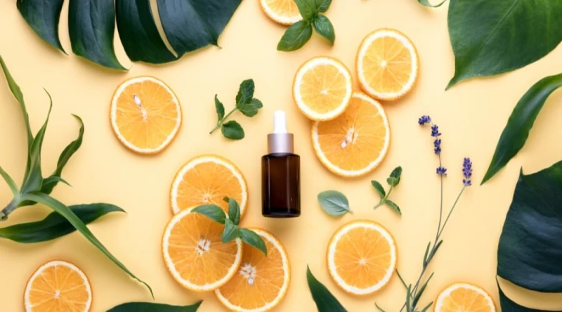 فوائد فيتامين للبشرة.. لديك اهم فوائده المذهلة وطرق الاستفادة منه يشتهر فيتامين بفوائده الصحية، لكن هل فكرت يوما بما يقدمه من فوائد لصحة بشرتك؟ إذا لم تفكري بهذا من قبل، فابدئي الآ