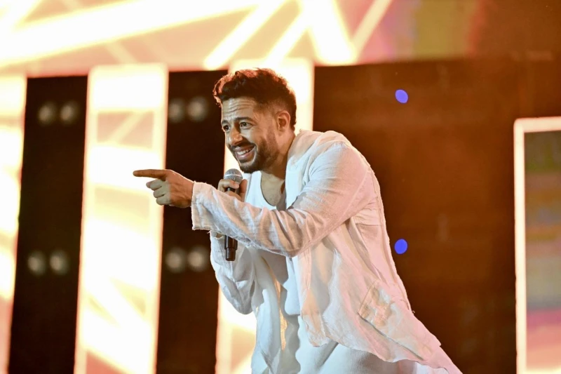 محمد حماقي في مرمى الانتقادات صدمة فاجأت جمهوره يواجه الفنان المصري، محمد حماقي، منذ عدة أيام، حملة انتقادات واسعة عبر مواقع التواصل الاجتماعي، بسبب