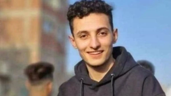 بعد وفاته أمس.. النيابة تستدعي نجل الفنان أحمد رزق المتهم بدهس عامل الدليفري أمرت جهات التحقيق بالجيزة، باستدعاء نجل الفنان أحمد رزق المتهم بدهس عامل