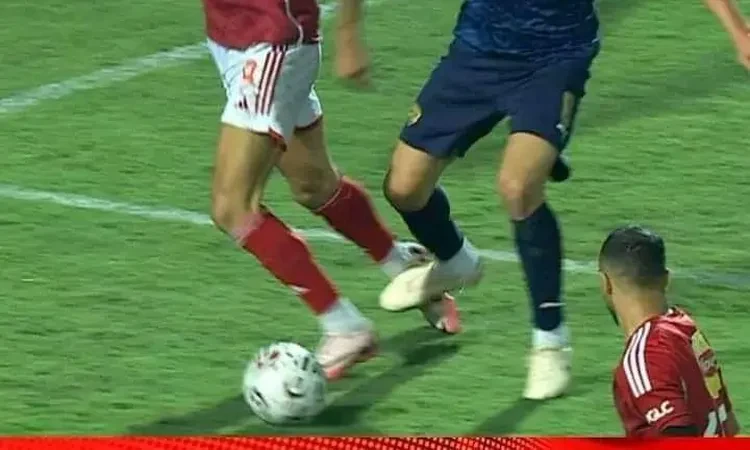 أخبار الرياضة -الحكم توفيق السيد: ضربة جزاء الأهلي أمام سيراميكا صحيحة تعرف على التالي الحكم توفيق السيد: ضربة جزاء الأهلي أمام سيراميكا صحيحة، أكد