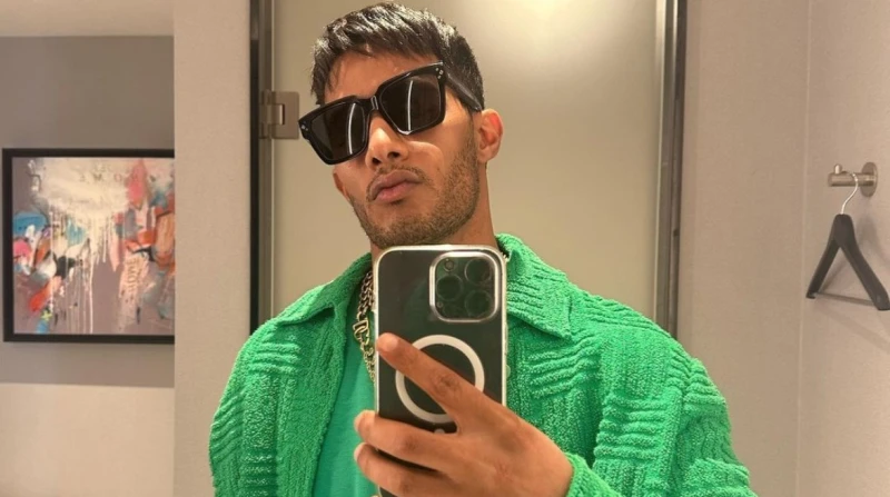 هذا جميل.. شقيقة مايكل جاكسون تداعب محمد رمضان علقت لاتويا جاكسون، شقيقة الفنان الأمريكي الراحل مايكل جاكسون، على فيديو نشره الفنان المصري محمد