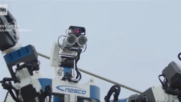 لتحقيق السلامة والإنتاجية.. اليابان تستبدل الإنسان بروبوت بشري لصيانة السكك الحديديةقامت شركة للسكك الحديدية في اليابان باستبدال موظف السلامة من بشري