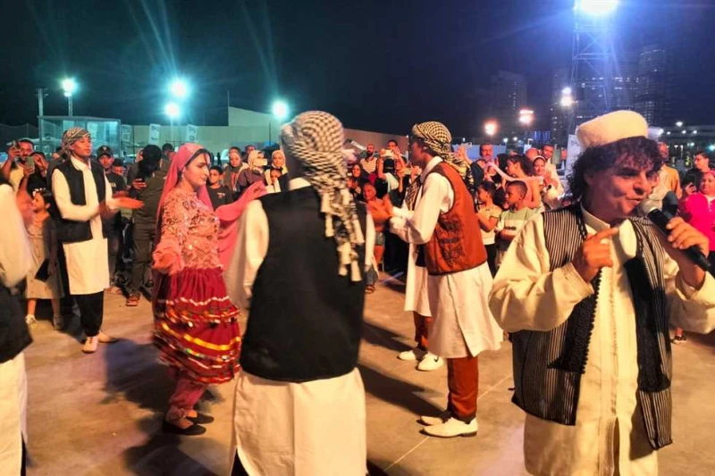 فرقة الفنون الشعبية بمطروح تشارك في الأسبوع الثالث لمهرجان العلمين استقبل مهرجان العلمين الجديدة في نسخته الثانية، فعاليات أسبوعه الثالث لعروض الهيئة