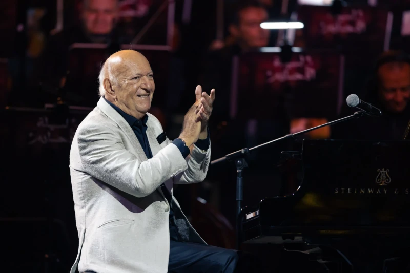 تركي آل الشيخ يدعو الموسيقار عمر خيرت لهذا الحدث التكريمي الضخم وجه معالي المستشار تركي آل الشيخ، رئيس مجلس إداراة الهيئة العامة للترفيه في السعودية، دعوة إلى الموسيقار المصري الكب