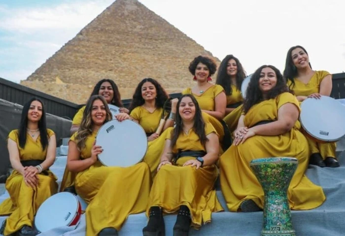 طبلة الست وفؤاد منيب في 4 شارع شريف بمهرجان العلمين الليلة في حلقة خاصة، يستضيف الإعلامي شريف مدكور، اليوم السبت، كل من فرقة طبلة الست وفؤاد ومنيب،