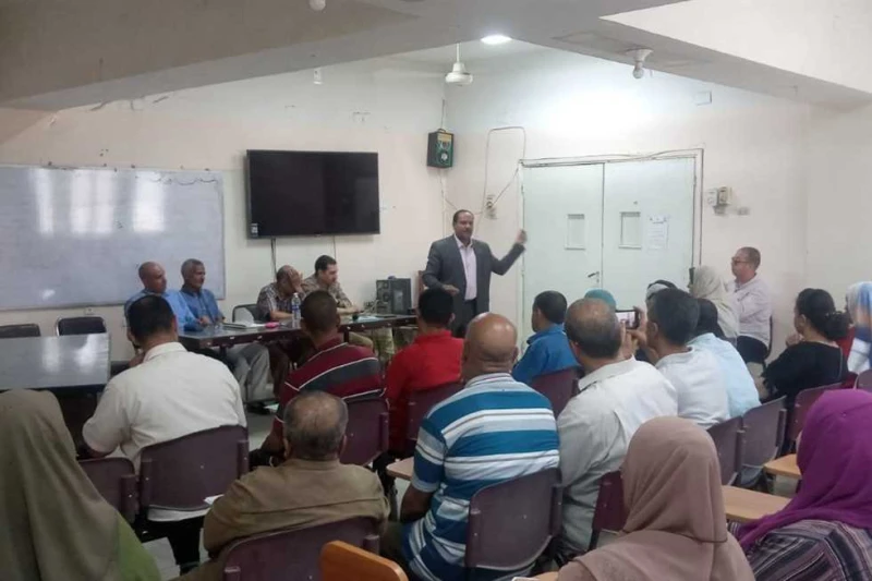 محافظ أسيوط: دورات تدريبية وورش عمل لصقل خبرات ومهارات العاملين أكد اللواء دكتور هشام أبوالنصر محافظ أسيوط اليوم الأحد، على أهمية التدريب المستمر لصقل خبرات ومهارات العاملين بالجها