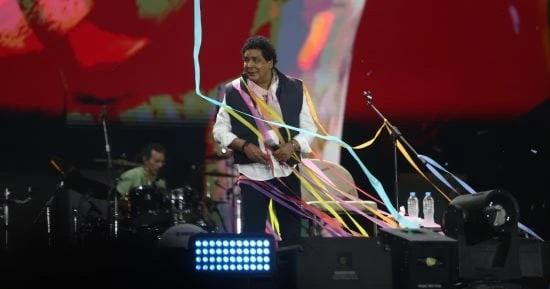 الفن محمد منير يبدأ حفله فى مهرجان العلمين بأغنية علي صوتك بالغنا أفاق عربيةأفاق عربية الفن نتحدث اليوم حول محمد منير يبدأ حفله فى مهرجان العلمين