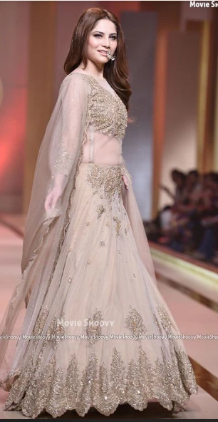 تفسير حلم الفستان الوردي لابن سيرين تفسير حلم الفستان الوردي قد يكون دليل على العديد من الأمور الحياتية التي قد أتي للحالم قريبا، ولك يتوقف بشكل