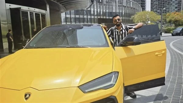 بسيارة فارهة.. محمد سامي في أحدث ظهور مع زوجته بدبيشارك المخرج محمد سامي جمهوره بآخر صور له على حسابه الشخصي بموقع التواصل الاجتماعي للصور