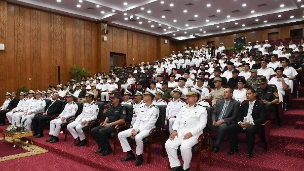 الداخلية تقيم حفل تخريج للضباط المتدربين بكلية التدريب والتنمية بأكاديمية الشرطة أقامت كلية التدريب والتنمية بأكاديمية الشرطة احتفالها الدوري بمناسبة