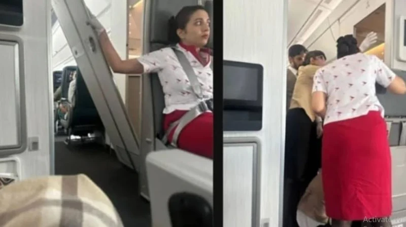 باب حمام الطيارة مخلع ومفيش نجار يصلحه إلا المضيفة.. اتفرج جريدة افاق عربية اضطرت مضيفة طيران، إلى الإمساك بباب حمام طائرة بعد كسره، لمدة 16 ساعة عقب انطلاق الرحلة من هونغ كونغ إلى