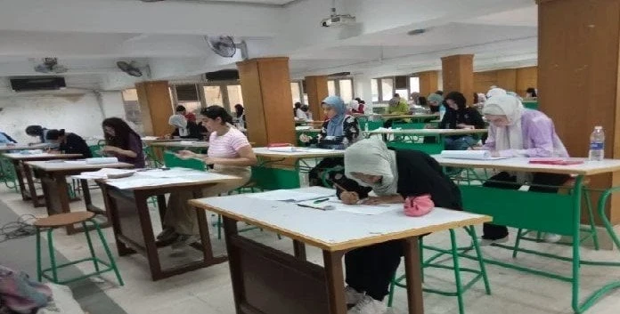 فى ثالث أيام اختبار القدرات.. الفنون التطبيقية بحلوان تستقبل 658 طالباستقبلت كلية الفنون التطبيقية بجامعة حلوان في ثالث أيام اختبار القدرات 658 طالبا