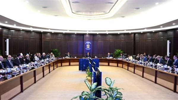 قرار من الحكومة بشأن أعضاء هيئة التدريس بالجامعات المعارين للخارجوافق مجلس الوزراء، على طلب وزارة التعليم العالي والبحث العلمي، بشأن مد أجل عدم