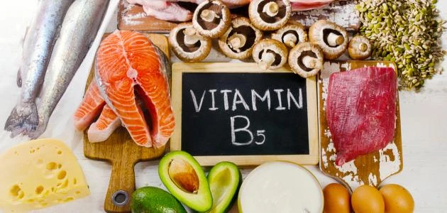 فوائد فيتامين 5 للبشرة فيتامين 5 لبشرة مشرقة فيتامين 5 المعروف أيضا باسم حمض البانتوثنيك ( ) من أحد أهم الفيتامينات الضرورية من أجل تكوين الدم وتحويل