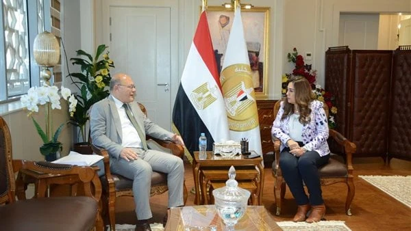 وزيرة التنمية المحلية تلتقي رئيس جامعة سوهاج لمناقشة أوجه التعاون المشتركاستقبلت الدكتورة منال عوض، وزيرة التنمية المحلية، اليوم الاثنين، الدكتور حسن