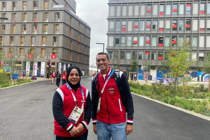 سارة سمير وأحمد الجندي في القرية الأولمبية استعدادا لحمل علم مصر في حفل افتتاح أولمبياد باريسوصل نجما البعثة المصرية، سارة سمير الحاصلة على برونزية