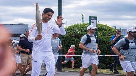 -للمرة الأولى.. ناصر الخليفي يشارك في حمل الشعلة الأولمبية .. الرياضة، للمرة الأولى ناصر الخليفي يشارك في حمل الشعلة الأولمبية،وقام ناصر الخليفي بحمل الشعلة للمرة الأولى وذلك قبل 4