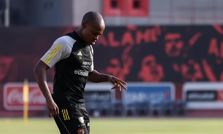 -60 مليون جنيه شرط بيرسي تاو للرحيل عن الأهلي.. تفاصيل .. رياضة، 60 مليون جنيه شرط بيرسي تاو للرحيل عن الأهلي تفاصيل،كشف مدحت شلبي، تفاصيل مفاوضات