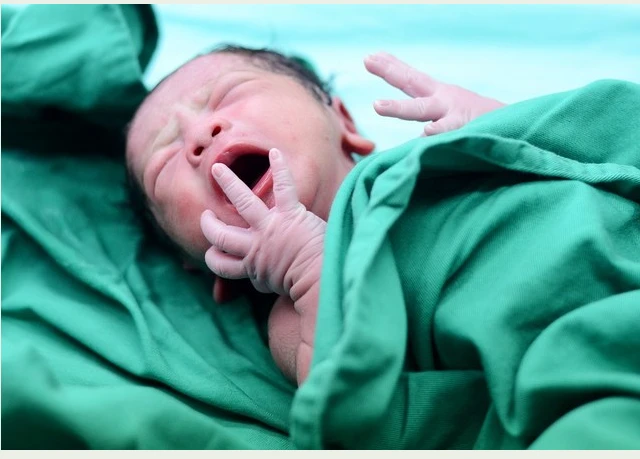 تعرف على تفسير حلم المولود الذكر لابن سيرين و قدوم مولود ذكر و حلم مولود جديد ذكر تفسير حلم المولود الذكر، هل رؤية المولود الذكر تبشر بالخير أم تنذر