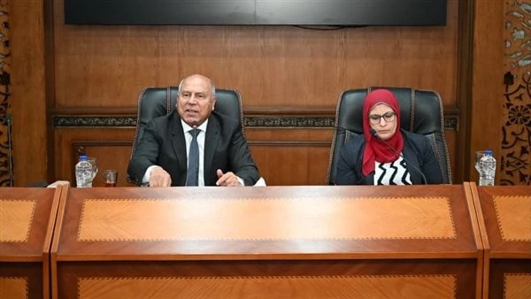 وزير الصناعة: إعفاء 100٪ من غرامات التأخير و6 شهور مهله لاستكمال الإنشاءاتواصل الفريق مهندس كامل الوزير نائب رئيس الوزراء للتنمية الصناعية وزير