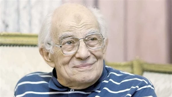 من عمر أحفاده.. حقيقة ارتباط رشوان توفيق ب فتاة شابةقال الفنان القدير رشوان توفيق، أنه يطلب من الله عزوجل أن يحببه الناس، وأنه يرفض اتخاذ إجراء